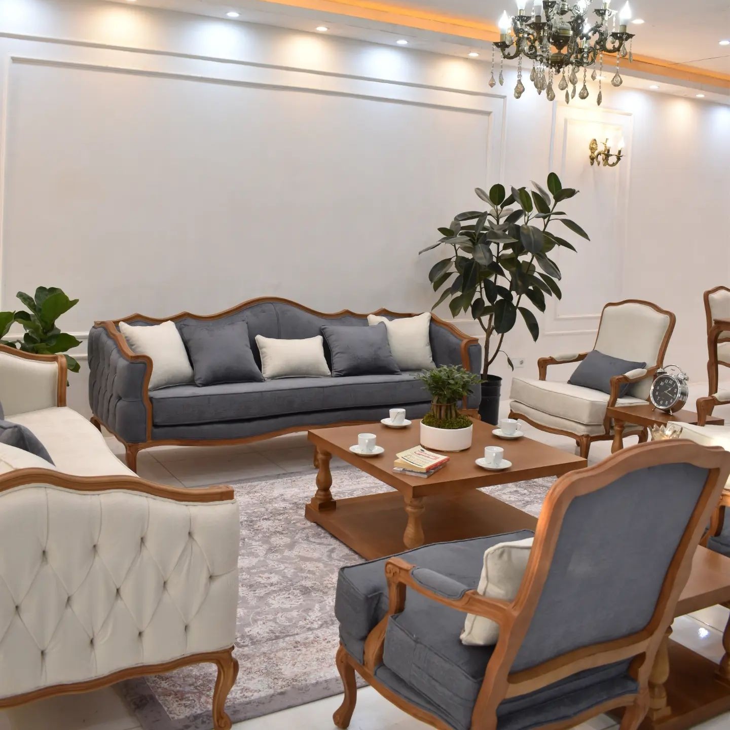 مبل کلاسیک کویین ۱۰ نفره
