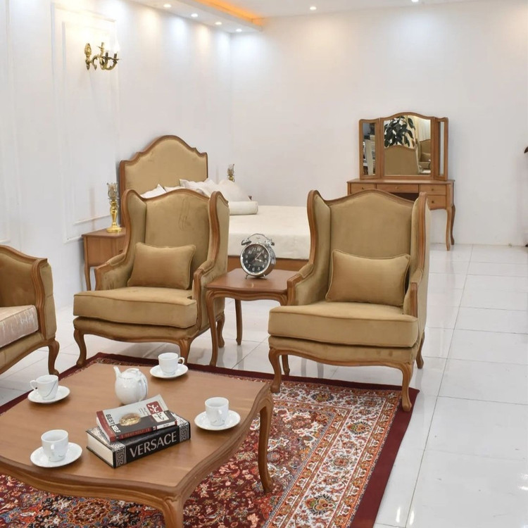 مبل کلاسیک 7 نفره مدل کویین فرانسوی با پایه چوبی