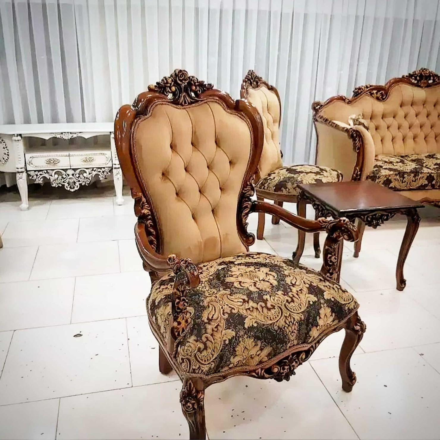 مبل سلطنتی کلاسیک سلطنتی آراد ارسال رایگان