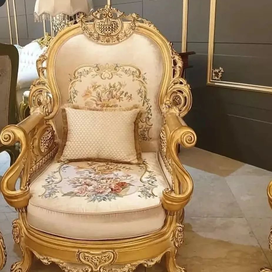 مبل سلطنتی نه نفره مدل مصری با جلو مبلی و میز عسلی