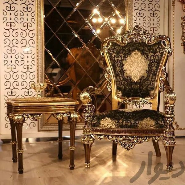 مبل کلاسیک نه نفره مدل خاطره با پارچه مخمل خارجی و جلو مبلی