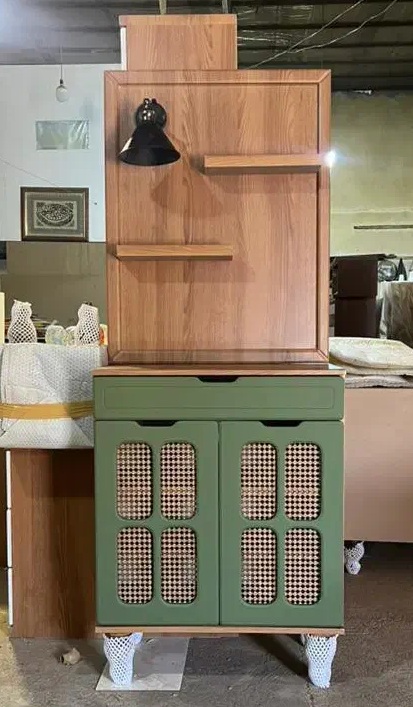 کافی بار مدرن در رنگبندی متنوع