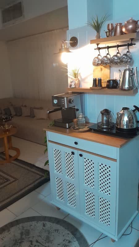 کافی بار مدرن در رنگبندی متنوع