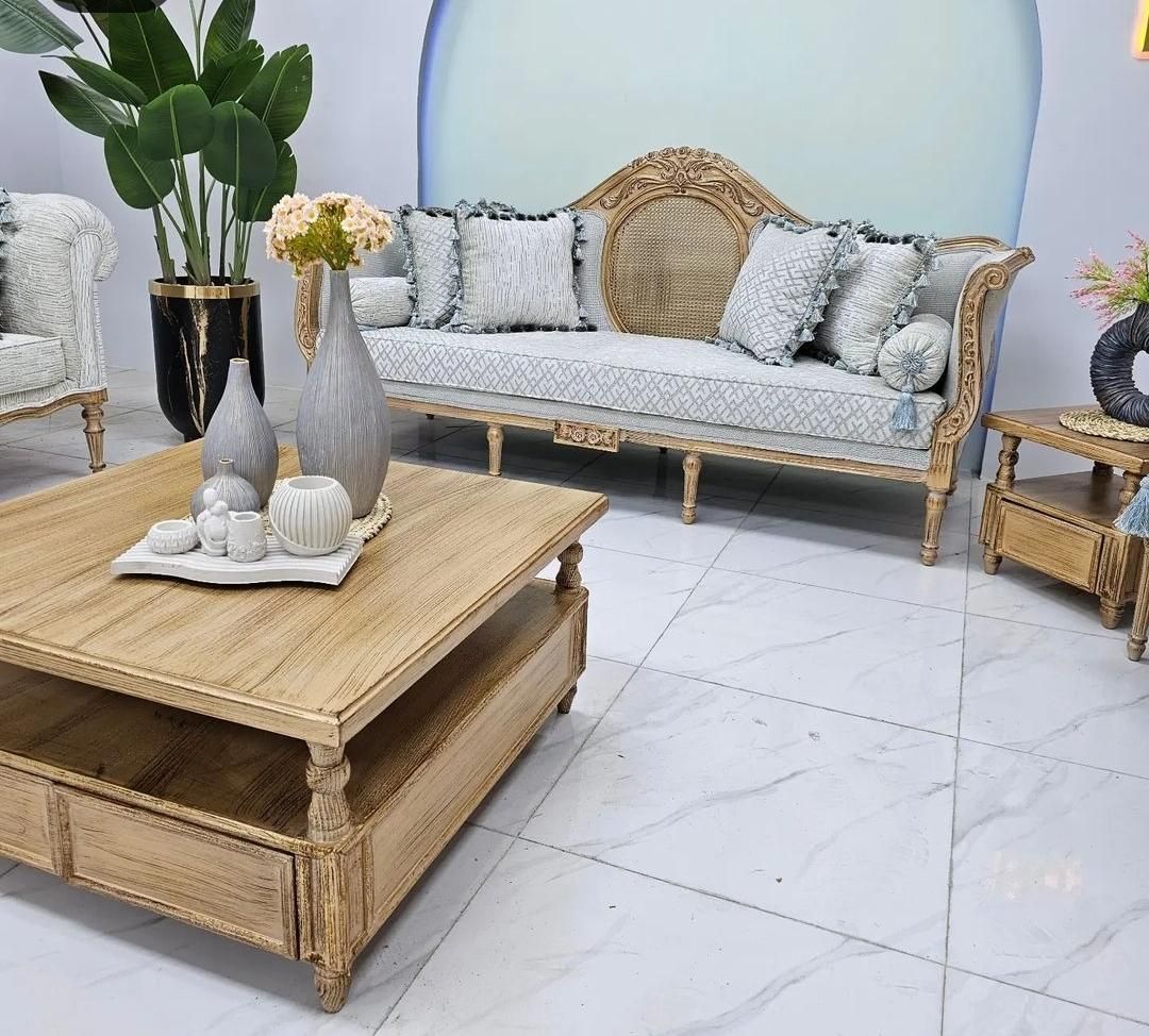 مبل کلاسیک دیبا قلب حصیری 7نفره کاجی فرانسوی