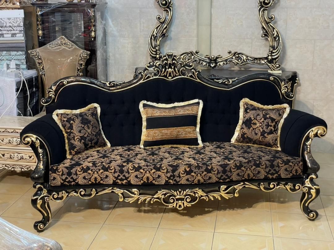 مبل کلاسیک مدل چراغان 9نفره رنگبندی مشکی طلایی